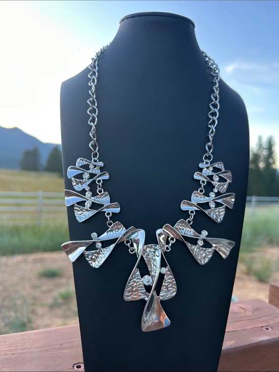 paparazzi Jewelry - Paparazzi SANDS OF TIME Rhinestone and Silvertone necklace